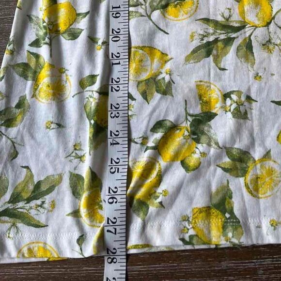 Ladies lemon print top Wound up size XL (15-17) - Picture 3 of 6